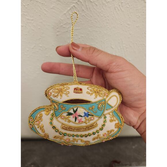 Royal Collection Trust Ornament Christmas Tea Cup Tree & Chair Gold Embroidered - Picture 2 of 12